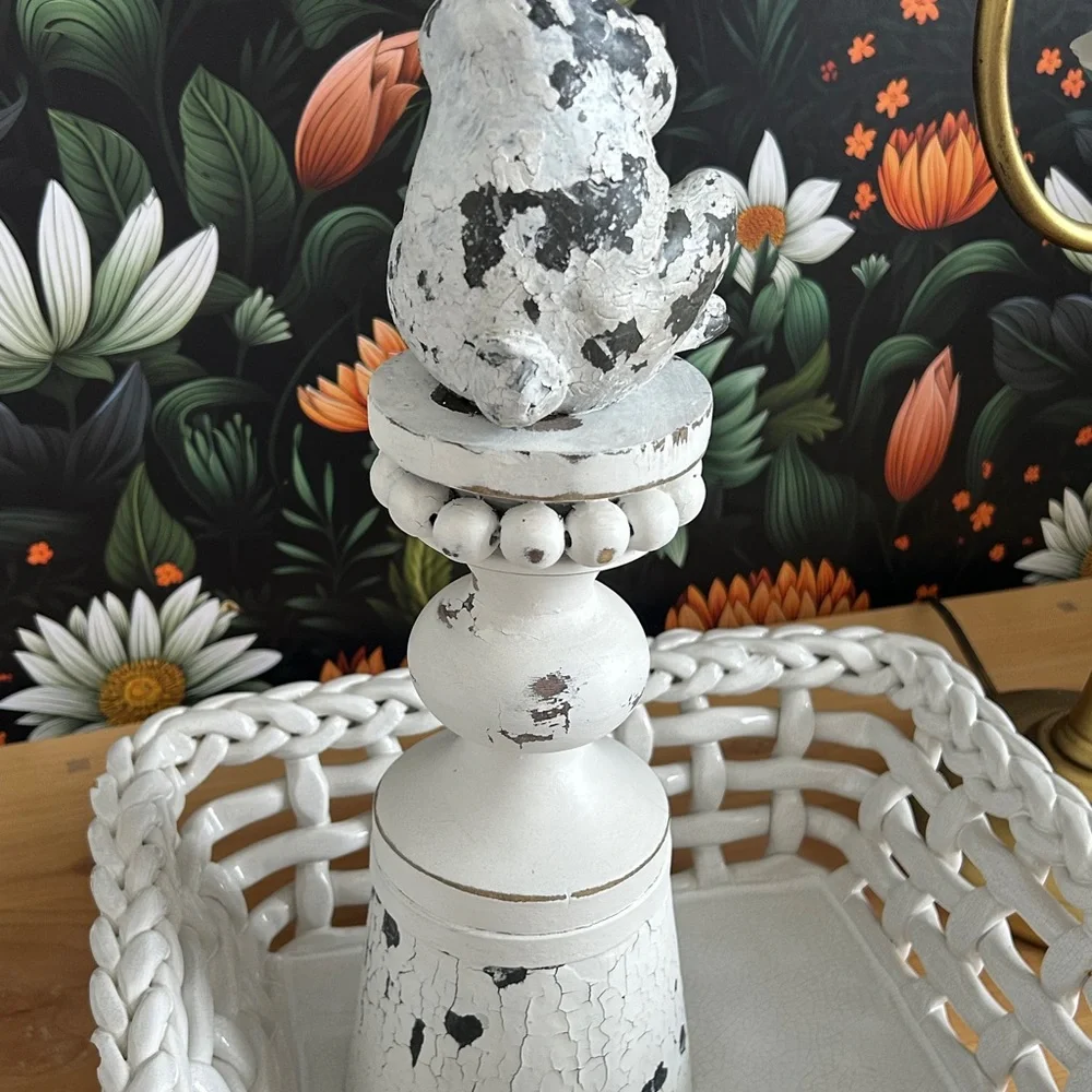 White Distressed Rabbit Statue - Picture 13 of 15